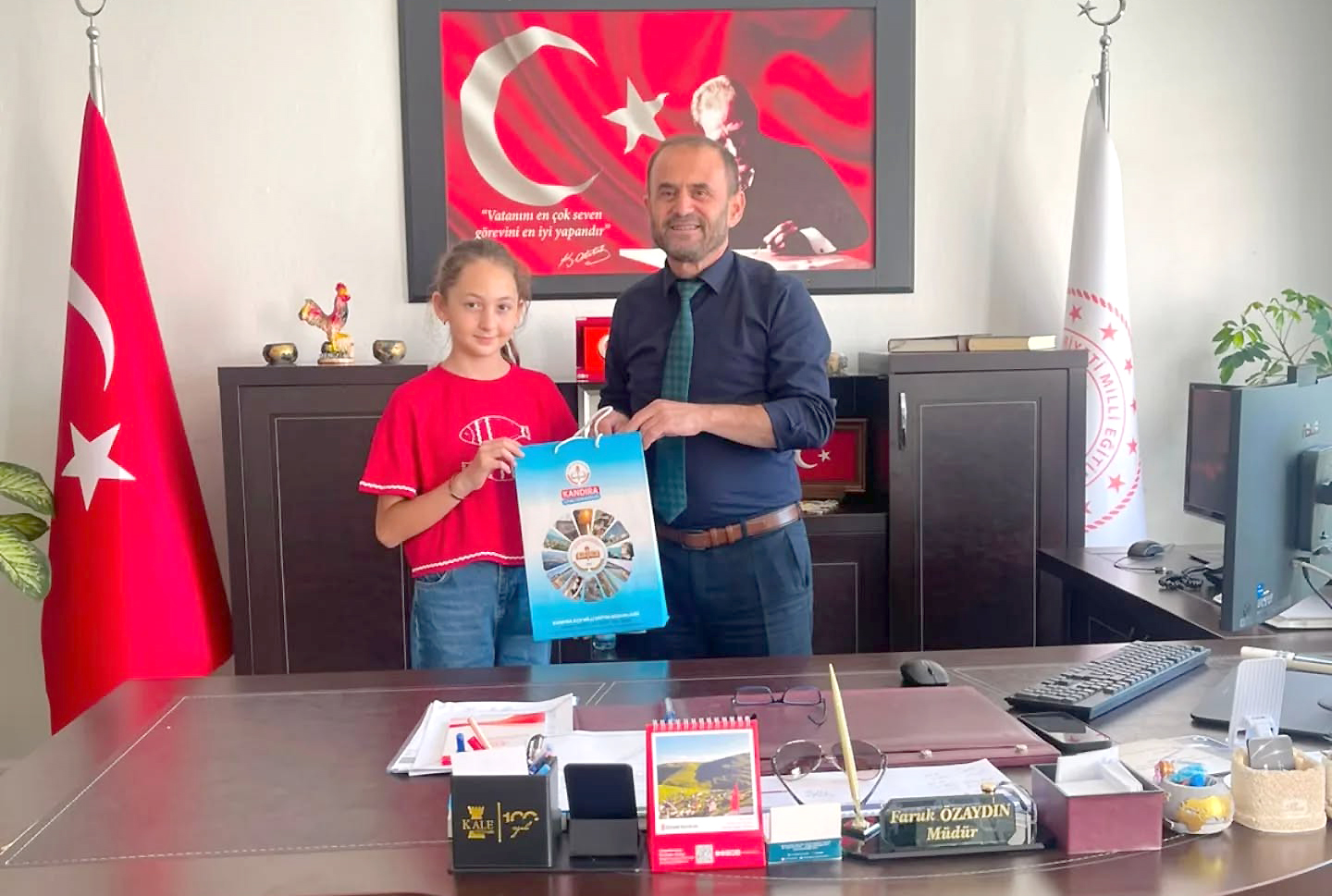 Dilimizin Zenginlikleri Projesi kapsamında düzenlenen ortaokullar arası sözlük yarışmasında birinci