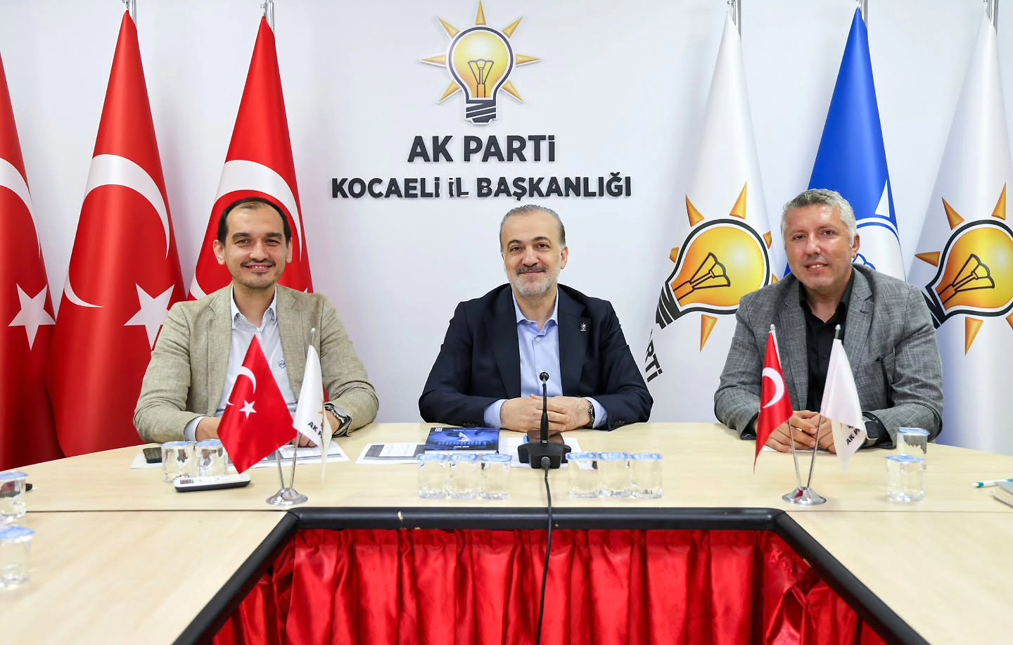 AK Parti Kocaeli İl Başkanlığı tarafından düzenlenen İlçe Başkanları Toplantısı’nda