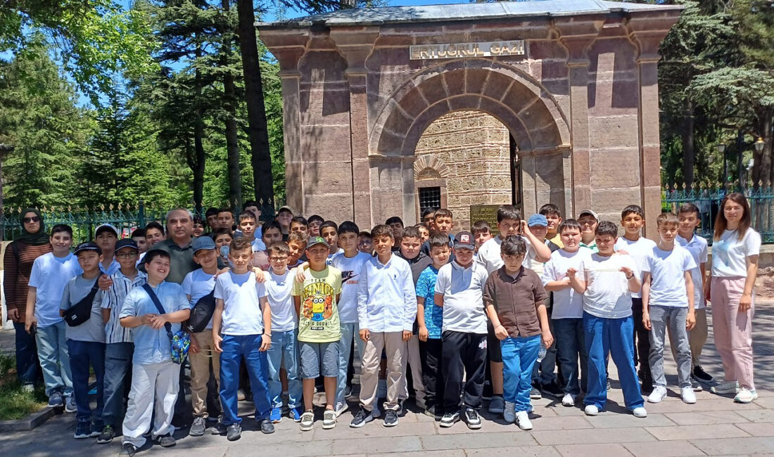 Kandıra İmam Hatip Ortaokulu öğrencileri, düzenlenen gezi kapsamında Bilecik ve