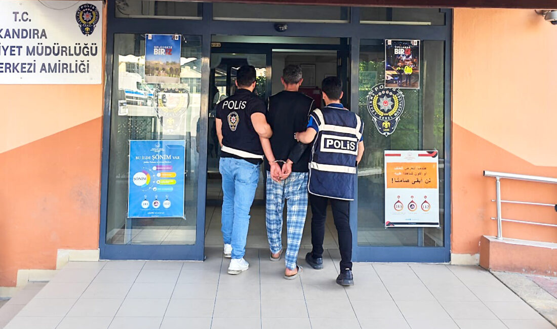 Kandıra’da 20 yıl kesinleşmiş hapis cezasıyla aranan E.M. (45), emniyet