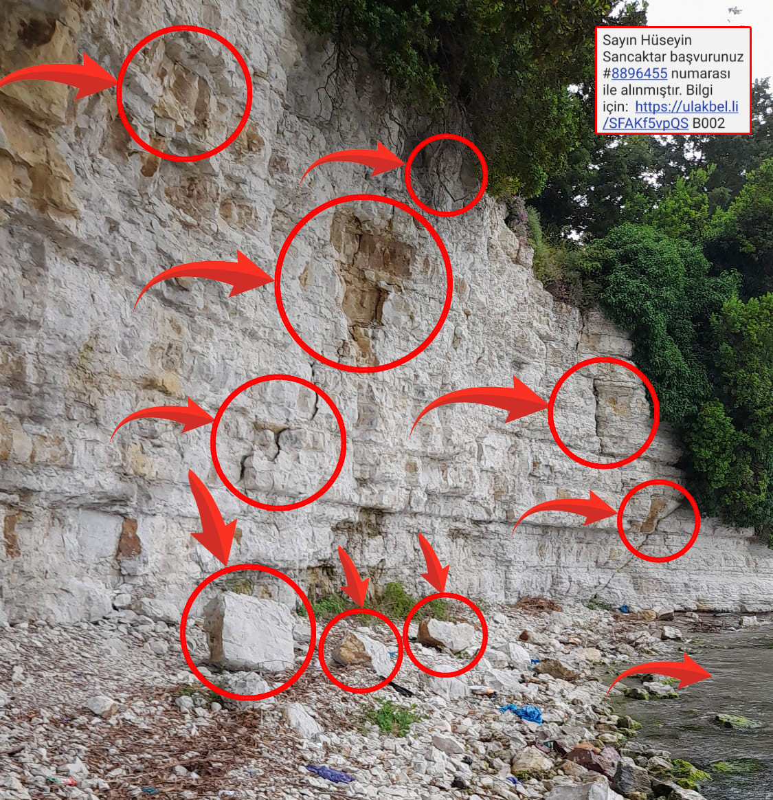 Kefken Kumcağız’daki Erim Tepesi mevkiinde kaya düşmeleri yaşandığı iddiası vatandaşları