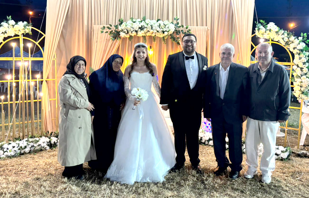 Kandıra’nın tanınan esnaflarından Şaban Şenol’un kızı Yasemin Şenol, Balcı Mahallesi’nde