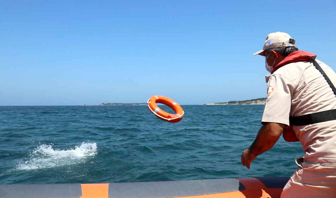 Kandıra Sarısu Plajı açıklarında tekneden denize düşen bir kişi, Kıyı