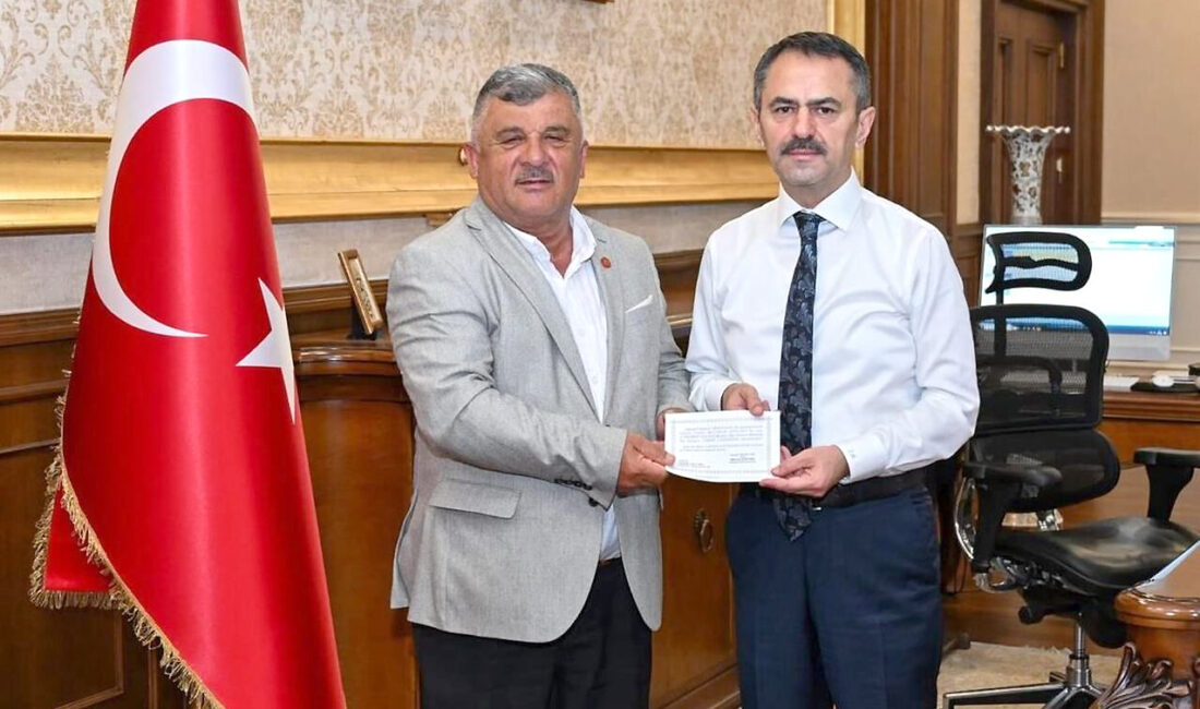 Kandıra Ağaçağıl Mahalle Muhtarı Mehmet Şentürk, Kocaeli Valisi İlhami Aktaş’ı