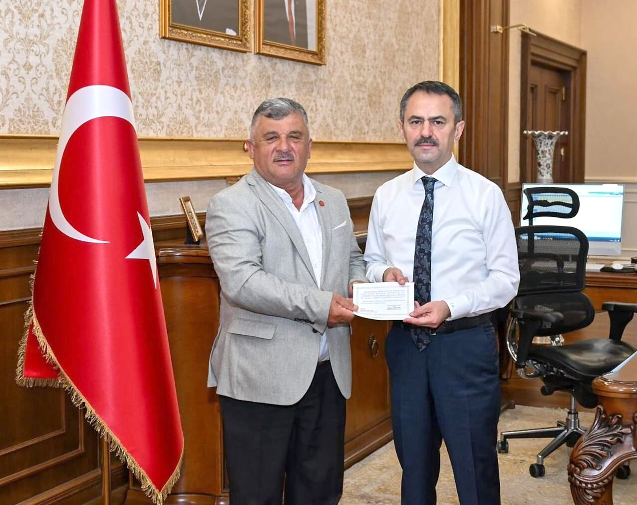 Kandıra Ağaçağıl Mahalle Muhtarı Mehmet Şentürk, Kocaeli Valisi İlhami Aktaş’ı