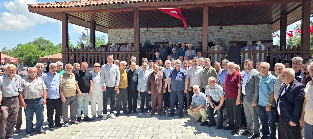 Kandıra Ağaçağıl Mahallesi’nde düzenlenen geleneksel mevlid programı, Kocaeli Valisi İlhami