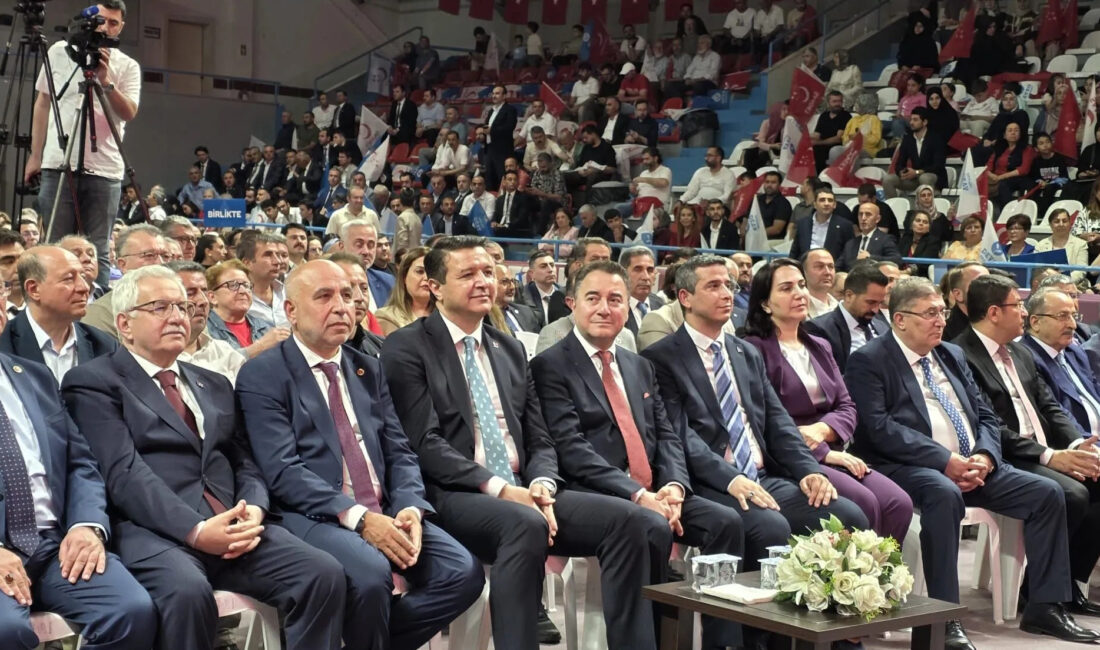 Saadet Partisi Genel Başkanı Mahmut Arıkan, Kocaeli’de düzenlenen Türkiye Buluşmaları