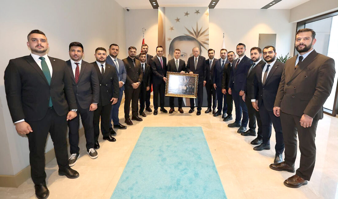 AK Parti Kocaeli Gençlik Kolları, Cumhurbaşkanı Erdoğan’ı ziyaret ederek “Gençliğin
