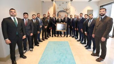 AK Parti Kocaeli Gençlik Kolları, Cumhurbaşkanı Erdoğan’ı ziyaret ederek “Gençliğin