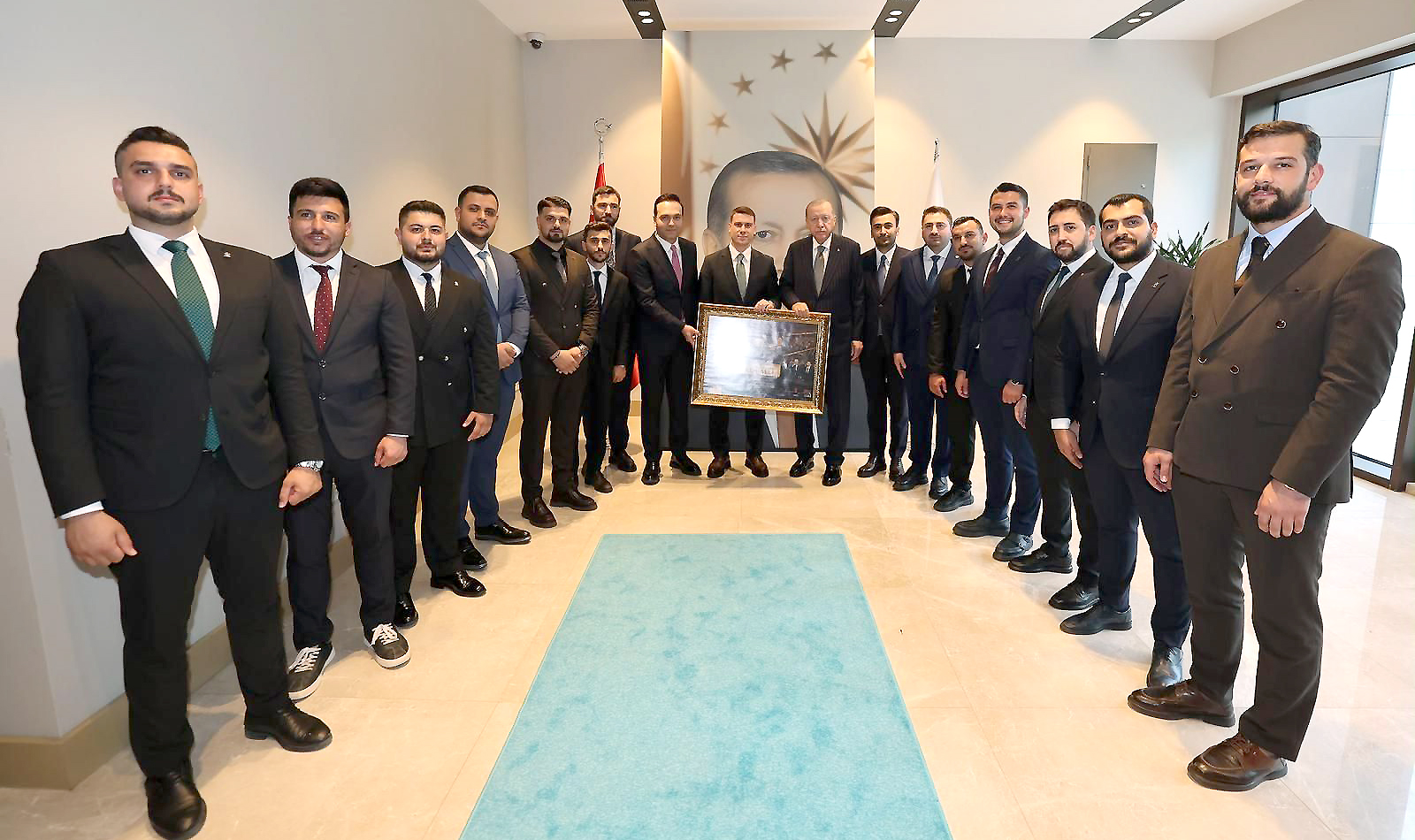 AK Parti Kocaeli Gençlik Kolları, Cumhurbaşkanı Erdoğan’ı ziyaret ederek “Gençliğin