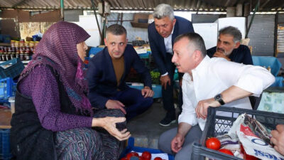 Kocaeli Büyükşehir Belediye Başkanı Tahir Büyükakın, Kandıra’da yöresel ürünler pazarını