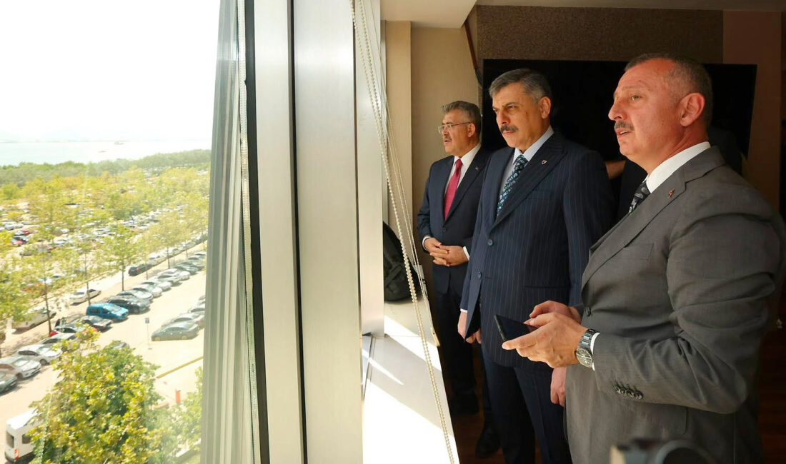 İçişleri Bakanı Mustafa Çiftçi, Kocaeli programında polis ve jandarma birimlerini