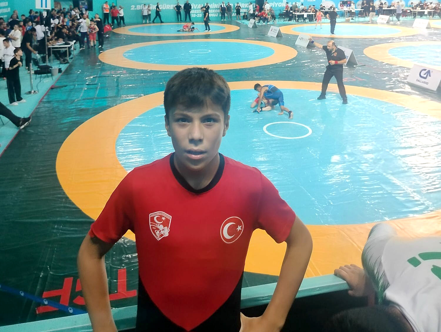 Kandıralı güreşçi Hamza Ay, Ankara'da düzenlenen Minikler Türkiye Güreş Şampiyonası'nda