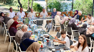 Kandıra Belediyesi'nin "Saygınlar Buluşmaları" projesi kapsamında 65 yaş ve üzeri