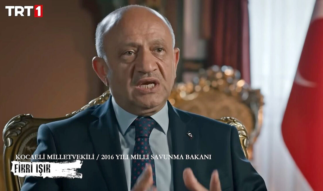 Kocaeli eski Milletvekili Fikri Işık, TRT 1'de yayınlanan "Asırlık Gece"