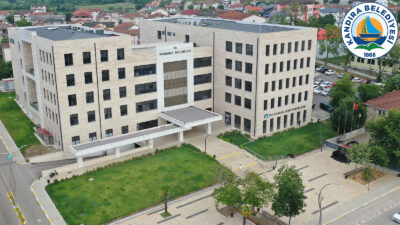 Kandıra Belediyesi, ilçenin farklı noktalarında bulunan 10 ticari alanı kiraya