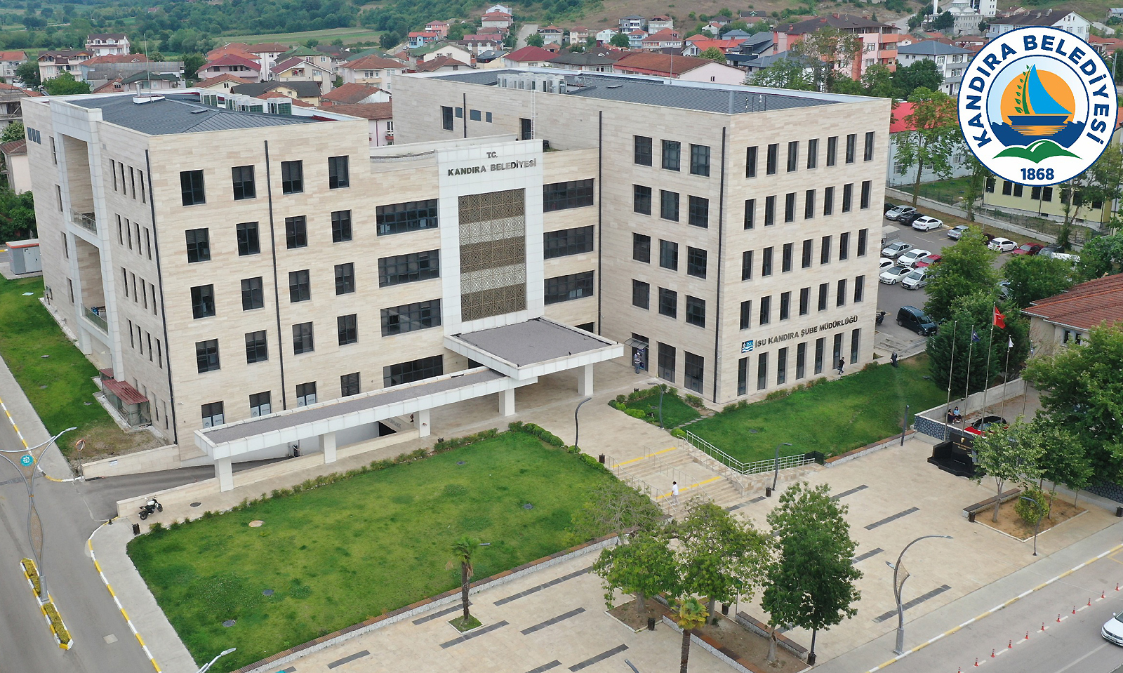 Kandıra Belediyesi, ilçenin farklı noktalarında bulunan 10 ticari alanı kiraya