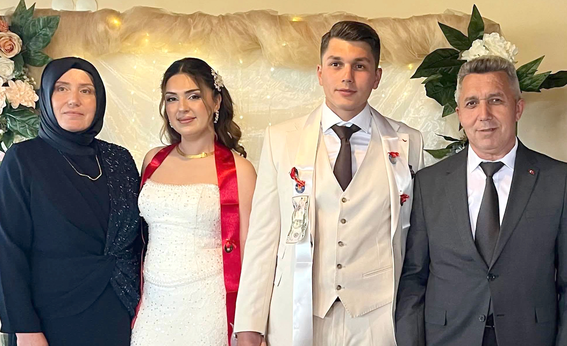 Kandıra Belediye Başkanı Erol Ölmez’in oğlu Enes Ölmez, Bedia Esendağ