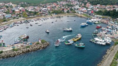 Kandıralı küçük ölçekli balıkçılara 2026 sezonu öncesinde Kocaeli Büyükşehir Belediyesi