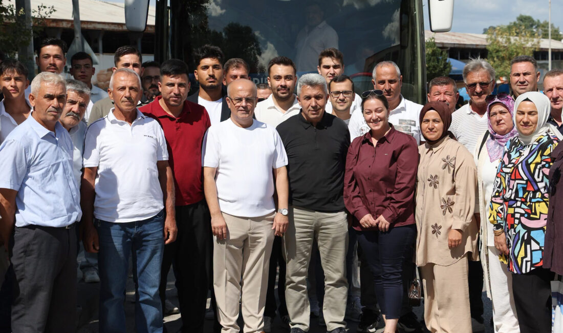 AK Parti Kandıra İlçe Başkanı Sertan Kulaç ve Belediye Başkanı