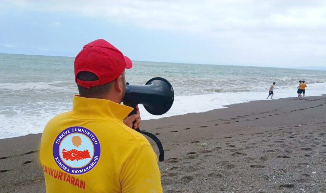 Kandıra Kaymakamlığı, olumsuz hava ve deniz şartları nedeniyle 2 Ağustos