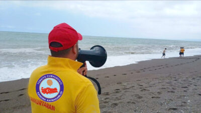 Kandıra Kaymakamlığı, olumsuz hava ve deniz şartları nedeniyle 2 Ağustos