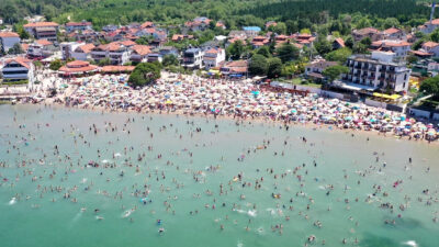 Kandıra’da yaklaşık bir haftadır kuvvetli rüzgâr ve dev dalgalar nedeniyle