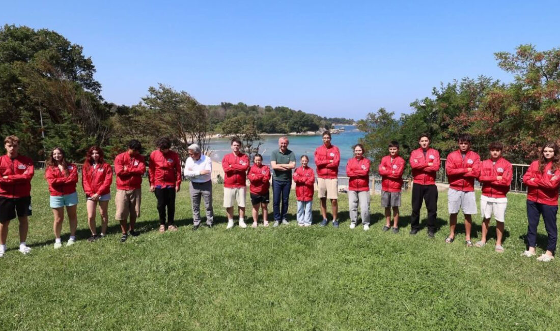 Kocaeli Büyükşehir Belediyesi, LGS ve YKS’de dereceye giren öğrenciler ile