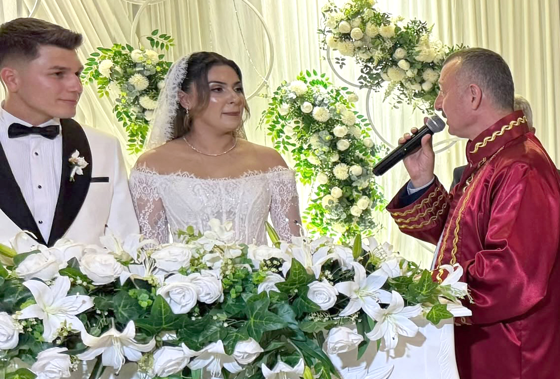 Kandıra Belediye Başkanı Erol Ölmez’in oğlu Enes ile Esendağ ailesinin