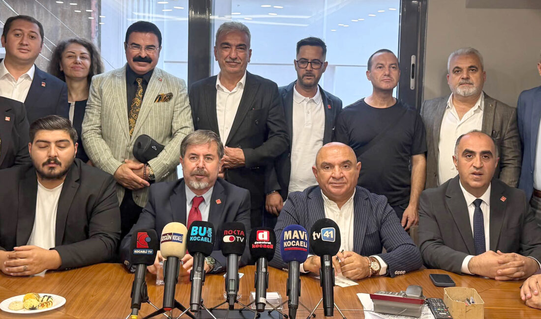 CHP Genel Başkan Yardımcısı Tahsin Tarhan, Kocaeli İl Örgütü ziyaretinde