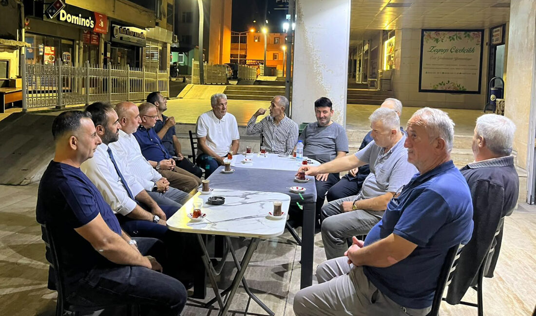 Saadet Partisi Kocaeli İl Başkanı Recep Sarıdoğan, Kandıra’da esnaf ve