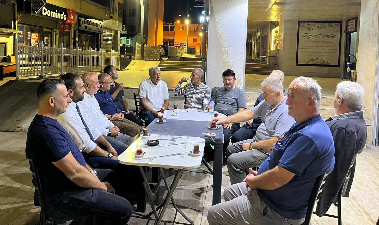 Saadet Partisi Kocaeli İl Başkanı Recep Sarıdoğan, Kandıra’da esnaf ve