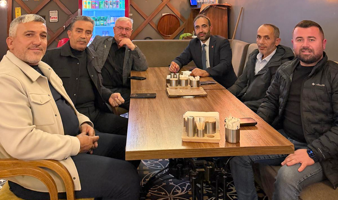 Kandıra’da farklı siyasi partileri temsil eden beş ilçe başkanı, ilçenin