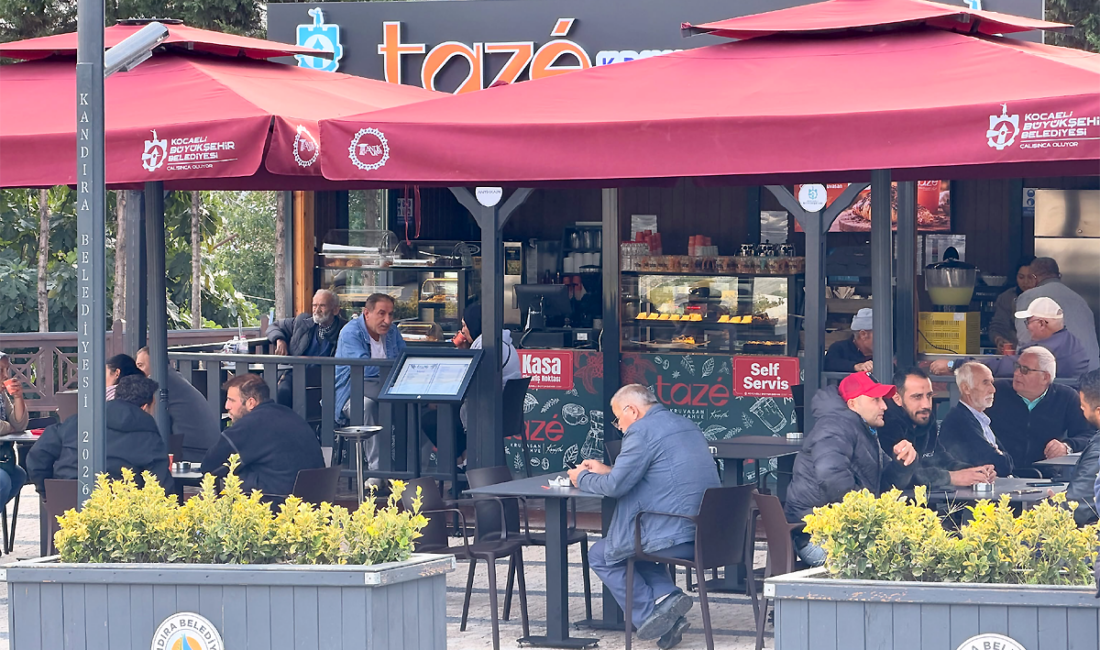 Kandıra Belediyesi bünyesinde hizmet veren Hasbihal Durak Kafe kapatılırken, aynı