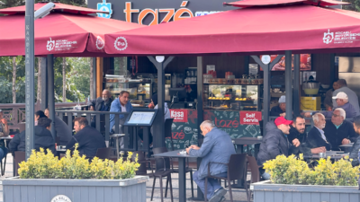Kandıra Belediyesi bünyesinde hizmet veren Hasbihal Durak Kafe kapatılırken, aynı