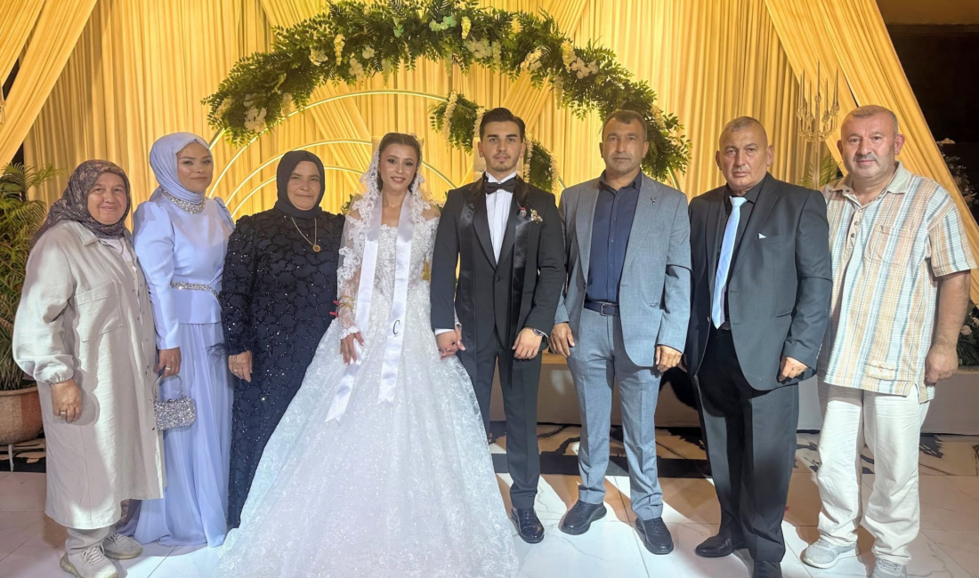 Kandıra’nın tanınan ailelerinden Özer ve Çetin aileleri dünür oldu; Ceyda