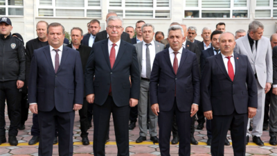 Kandıra’da 19 Ekim Muhtarlar Günü dolayısıyla çelenk sunma töreni ve
