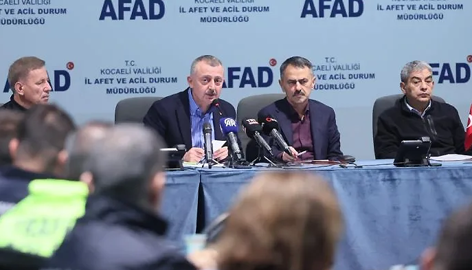 Kocaeli’de sel sonrası temizlik ve hasar tespit çalışmaları sürerken, afetten