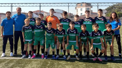 Yeni Kandıraspor U-14 Takımı, sezonun ilk maçında deplasmanda İlimtepe Gençlerbirliği’ni