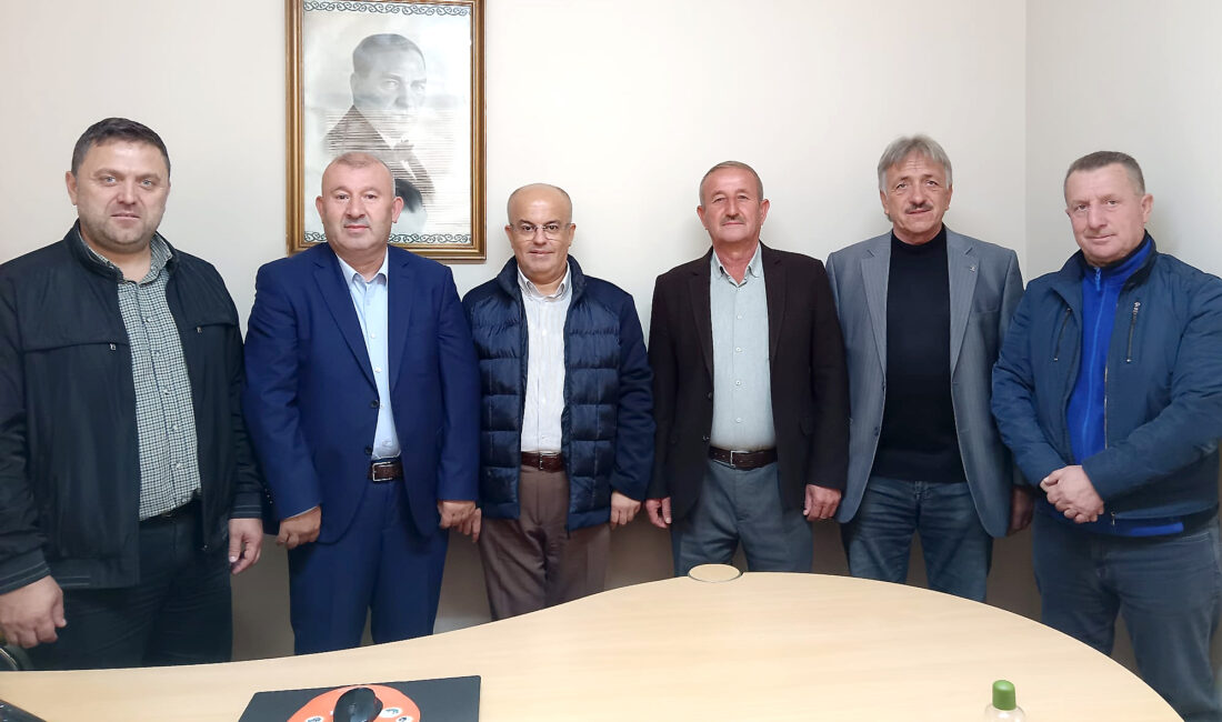 AK Parti Kandıra İlçe Başkanı Sertan Kulaç ve yönetim kurulu