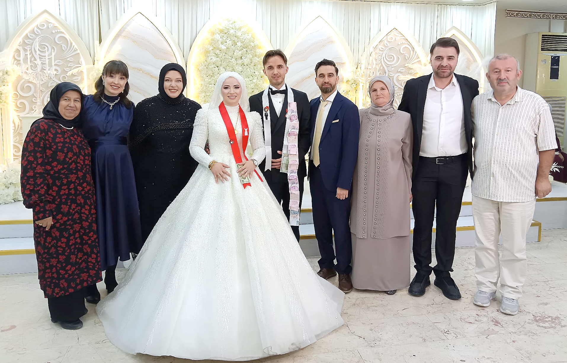 MİMAR HASAN VE HİLAL’DEN MUTLULUĞA “EVET”! GÖRKEMLİ DÜĞÜNDE UNUTULMAZ ANLAR