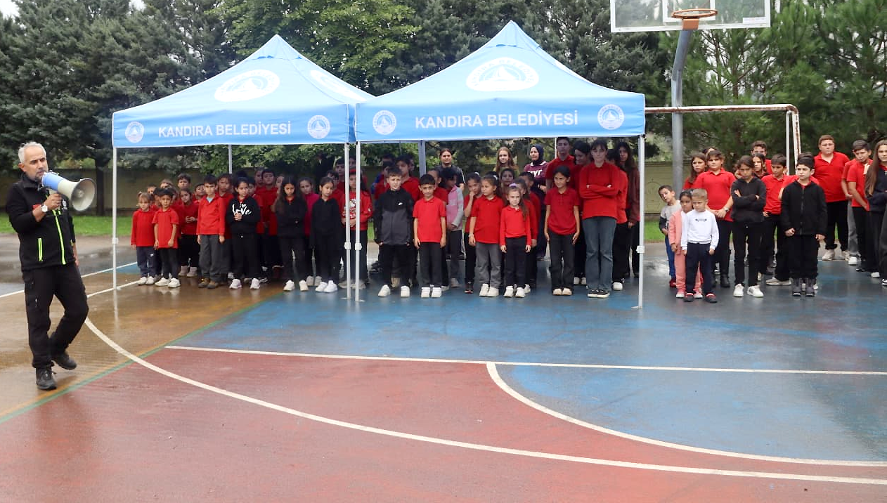 Kandıra Safalı İlkokulu’nda, 13 Ekim Dünya Afet Risklerinin Azaltılması Günü