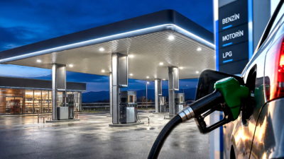 Motorinin litre fiyatına yapılan 2 lira 22 kuruşluk indirimin ardından